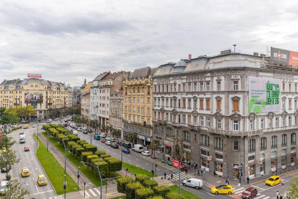 Midtown Gleaming * Budapest